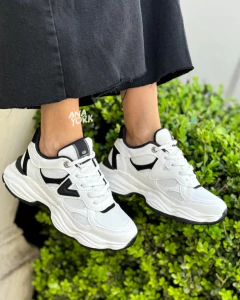 Zapatilla base deportiva en internet