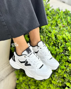 Zapatilla base deportiva - ANA YORK
