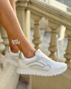 Zapatilla base deportiva detalle plateado - comprar online