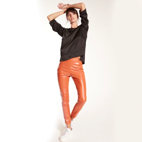 PANTALÓN MARE ELASTIZADO ACHUPINADO SIMIL CUERO ÓXIDO