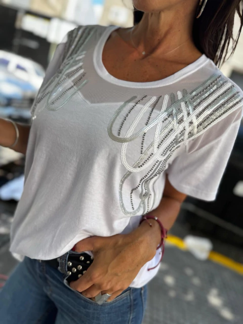 Reme Maia, escote corazon de tul. Diseño suelto 6, 7, 8.