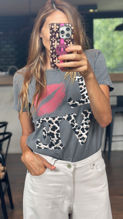 REMERA LOVE ANIMAL PRINT