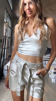 SHORT METALIZADO PLATA