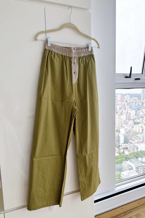 PANTALÓN CUARZO • OLIVA