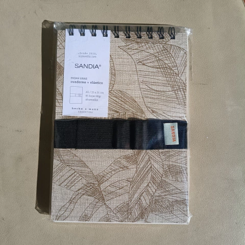 Cuaderno con elástico - comprar online