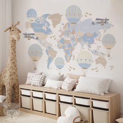 Mapa infantil de vinilo decorativo con globos aerostáticos en tonos azules, modelo MP17 - comprar online