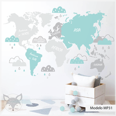 Mapa infantil de vinilo decorativo, nubes y colores pastel, Modelo MP31
