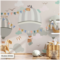 Mural infantil de vinilo globos viajeros en el cielo, modelo MUI66