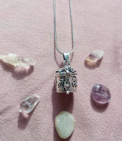 COLGANTE RELICARIO AMULETO - tienda online