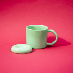 TAZA VERDE CON MINI PLATITO MULTIUSO (tapa taza, saquito de té, o lo que se te ocurra!).