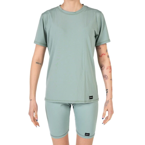 CAMISETA CORTA Y CALZA PROTECCIÓN SOLAR UV VERDE SECO