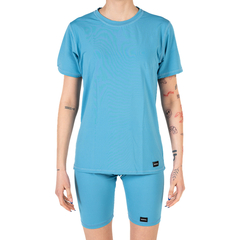 CONJUNTO DE CAMISETA CORTA Y CALZA DE PROTECCIÓN SOLAR UV ADULTO UNISEX MODELO CELESTE AERO
