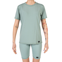 CONJUNTO DE CAMISETA CORTA Y CALZA DE PROTECCIÓN SOLAR UV ADULTO UNISEX MODELO VERDE SECO