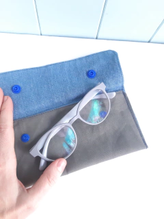 Cartuchera/Portanteojo Flores en internet