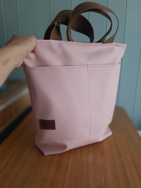 Bolso de cuerina rosa