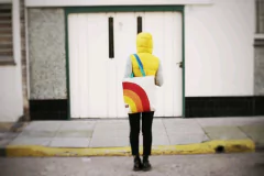 Bolso estampado arcoiris - comprar online