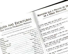 Bíblia sagrada com ajudas adicionais e harpa capa dura media - caminho
