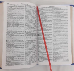 Kit 2 biblia slim ultrafina com ajudas adicionais - capa luxo vinho + azul royal - Mundial Records Editora