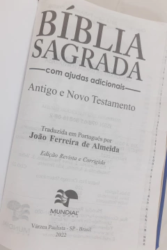 Bíblia sagrada slim revista e corrigida com harpa - capa luxo rosa - Mundial Records Editora