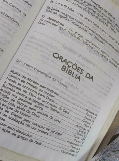 Bíblia sagrada média com harpa - capa luxo marrom café - Mundial Records Editora