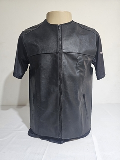 COLETE EM COURO LISO GOLA U (MASCULINO) - comprar online