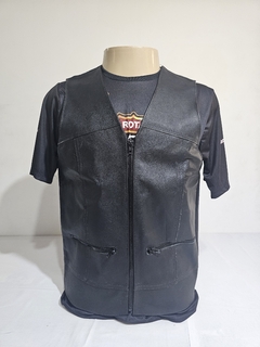 COLETE EM COURO LISO GOLA V (MASCULINO) - comprar online