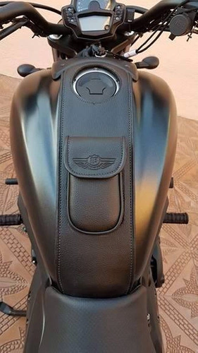 PROTETOR DE TANQUE COM BOLSO EM COURO NATURAL KAWASAKI VULCAN 650