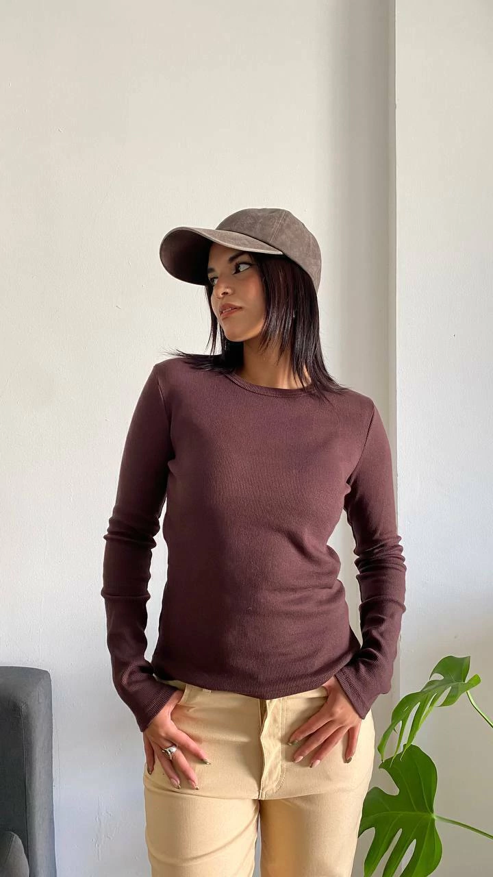 REMERA GINA MARRON
