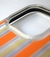 Funda Rayada Naranja con refuerzo Antishock para iPhone 14 Pro.