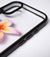 Funda Azucena con bordes antishock y refuerzo de cámara para iPhone 16 Plus.
