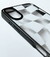 Funda Chess Blanca con bordes antishock y refuerzo de cámara para iPhone 16 Plus.