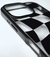 Funda para iPhone 16 Pro con diseño de cuadros en blanco y negro, modelo Chess.