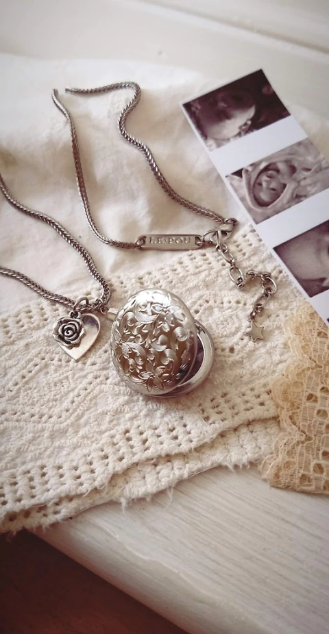 Collar Relicario Vintage Botanic - comprar online