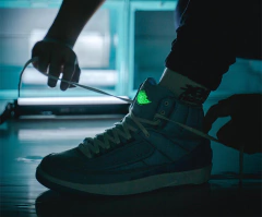 J Balvin X Air Jordan 2 Retro en internet