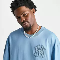 Pro Standard New York Yankess Tee en internet