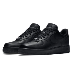 Air Force 1 Low 07 Black On Black - GS en internet