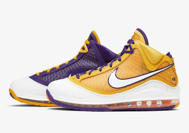 Nike Lebron 7 "Media Day" Lakers Color thumbnail 2