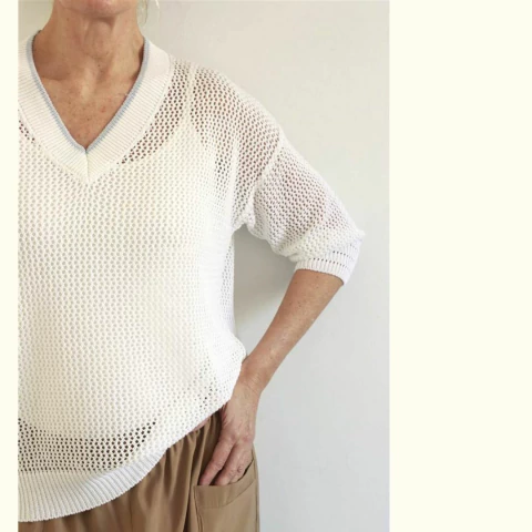 Sweater Calado "V" en blend de Lino/viscosa color Blanco. - comprar online