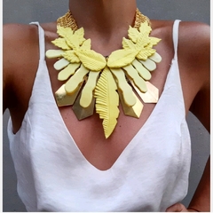 COLLAR AMARILLO