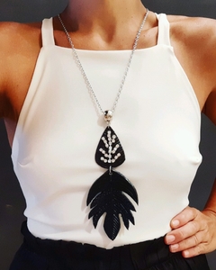 COLGANTE NEGRO