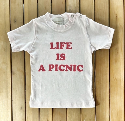 Remera Life Is A Picnic