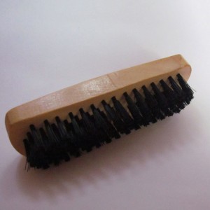 CEPILLO DE MADERA OVALADO DE CERDAS SINTETICAS MARCA MAKAO MODELO CPA 102 PARA BARBERO - TODOPELUQUERIAS