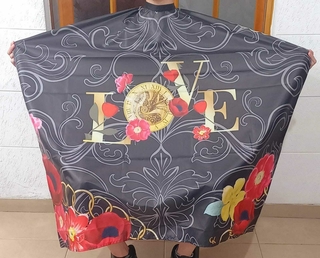 PEINADOR * CAPA DE CORTE DE TELA SIRE ESTAMPADA CUELLO SILVER CON BOTONES MODELO LOVE C1003 - comprar online