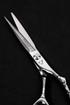 TIJERA V-115 DE 5" MARCA VIGGO PRIME FILO NAVAJA ACERO 440C + ESTUCHE