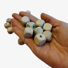 Dados de Madera en internet
