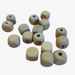 Dados de Madera