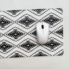[REMATE] Pad blanco y negro 23x45cm en internet