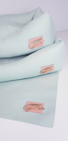 Jogo de Cama Basic M/G + Porta Comedouro Pata Chic - Verde Menta - comprar online
