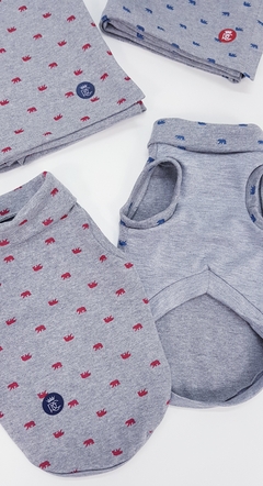 Blusinha Suedine Pata Chic - Urso Polar Vermelho na internet