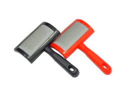 S5054 Escova Rasqueadeira Plástica M